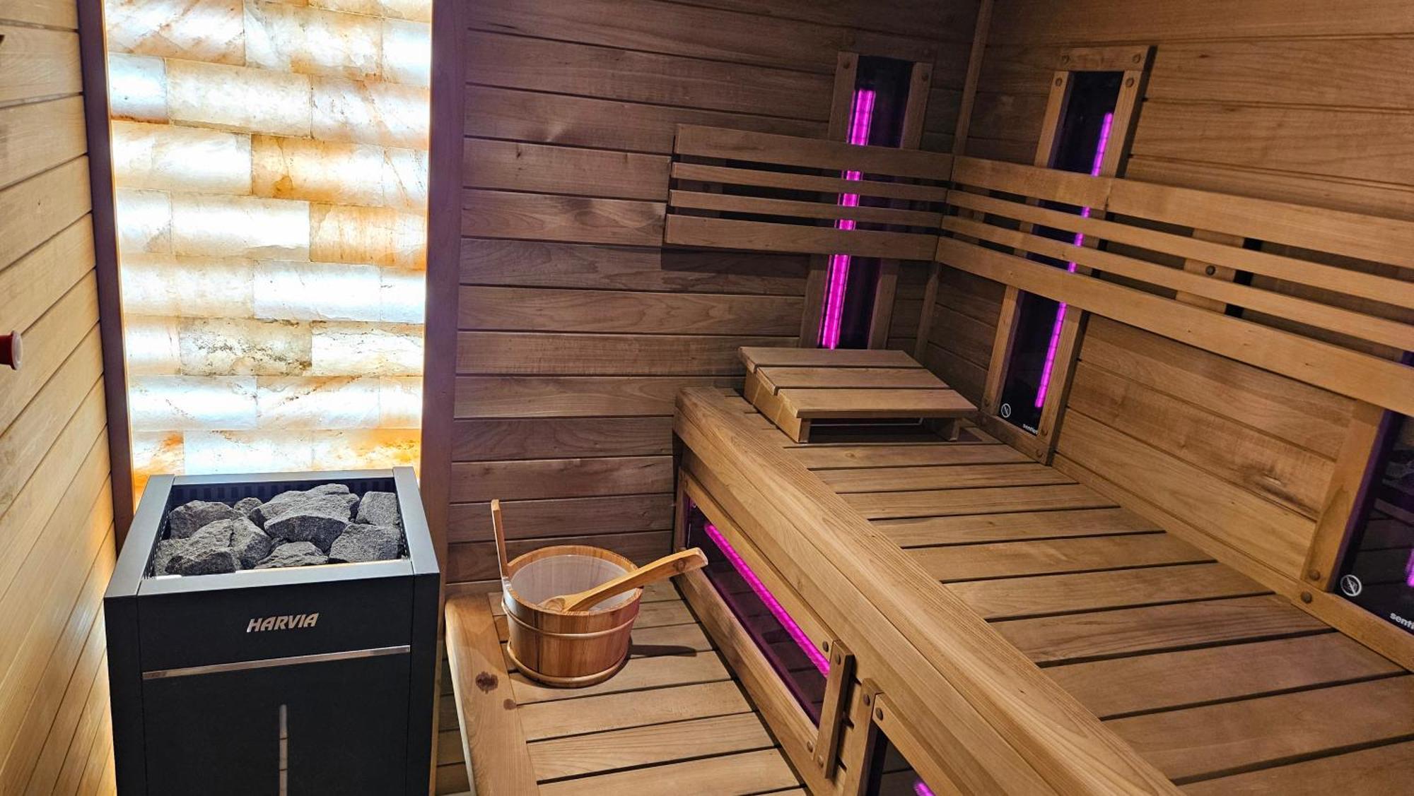 Apartamenty Komarno 46 Jacuzzi&Sauna Buitenkant foto