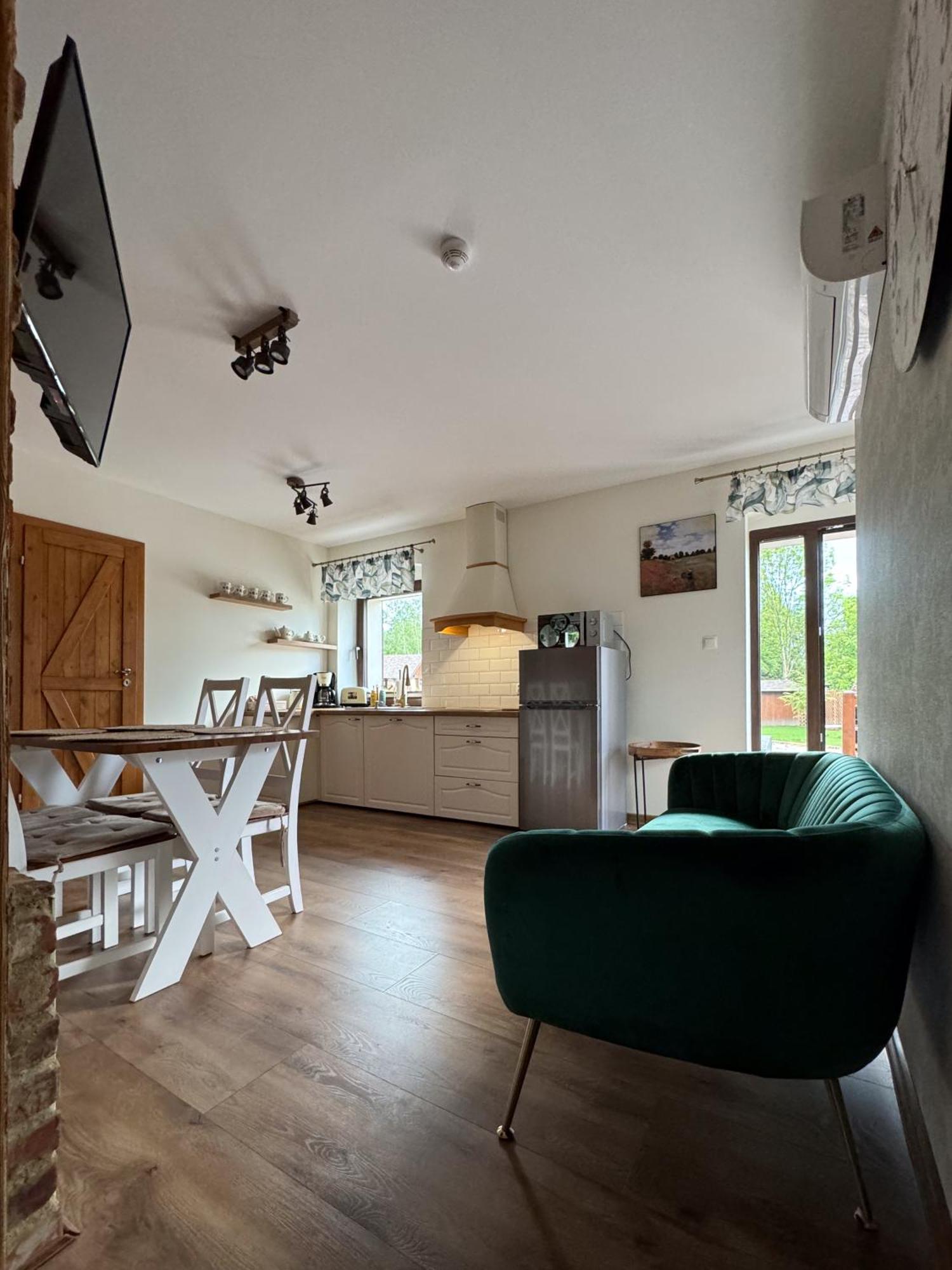 Apartamenty Komarno 46 Jacuzzi&Sauna Buitenkant foto